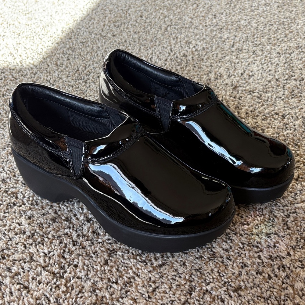 Women's Black Slip-On Nurse Shoes